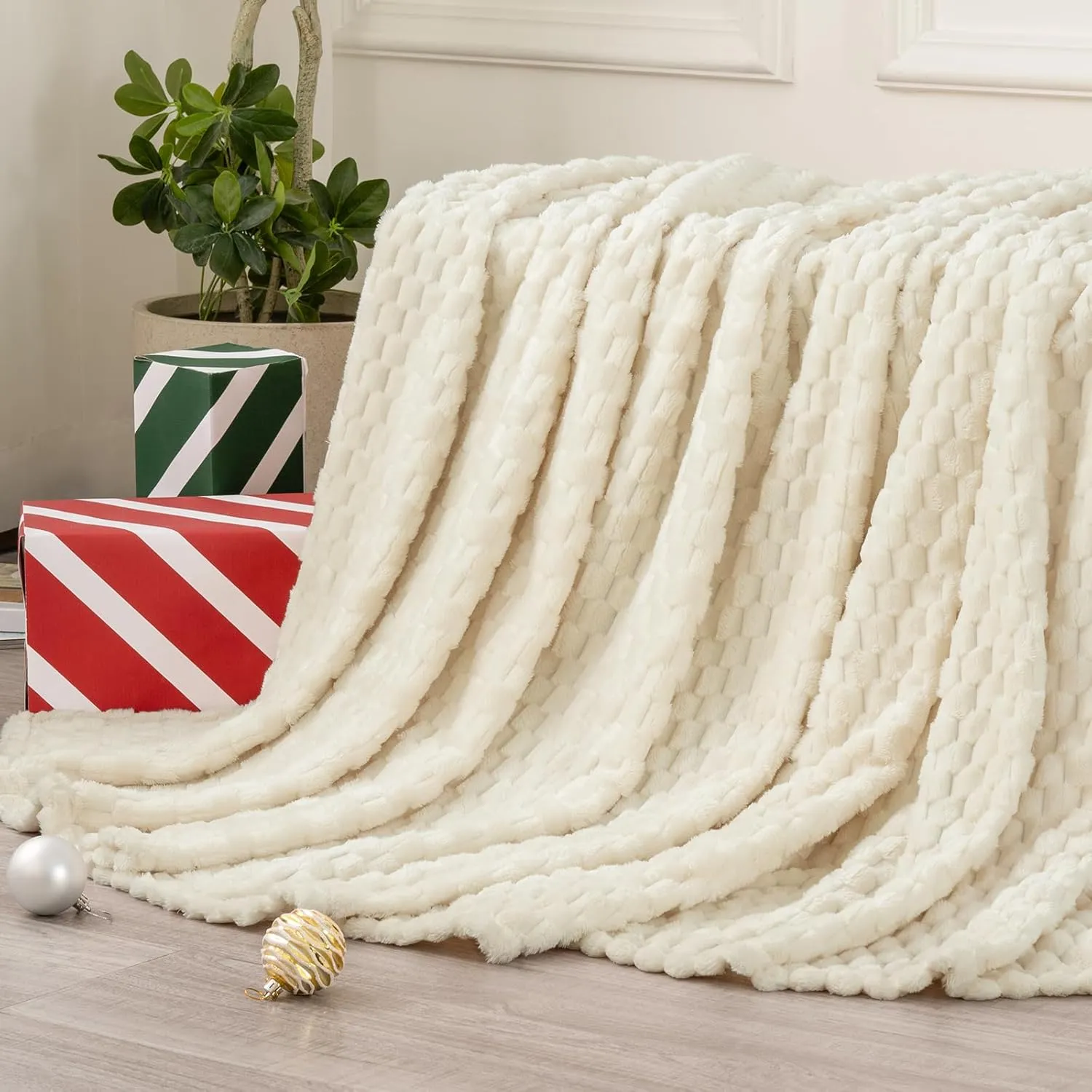 David's Home Ultra Soft Fleece Blanket Queen Size, Warm Lightweight 3D Jacquard Flannel Blanket for Fall Winter, Fluffy Cozy Luxury Plush Suitable for Bed Room Decor,90"x90", Cream