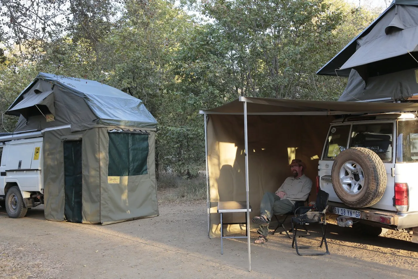 Eezi-Awn - XKLUSIV Roof Top Tent