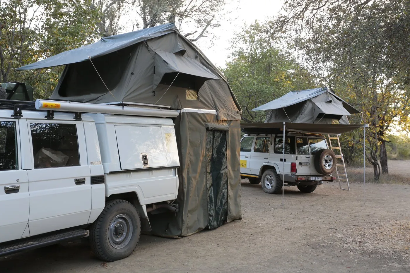 Eezi-Awn - XKLUSIV Roof Top Tent