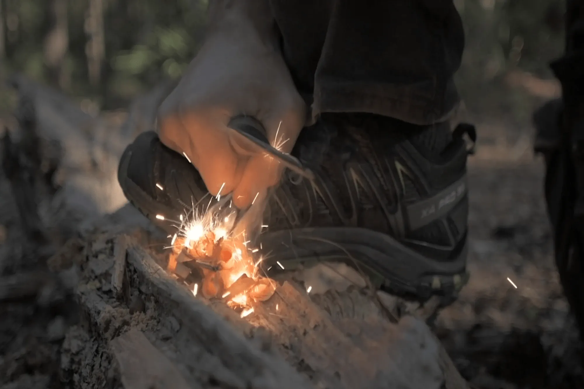 Ferro Rod Fire Starter: Your Reliable Outdoor Fire-Starting Tool