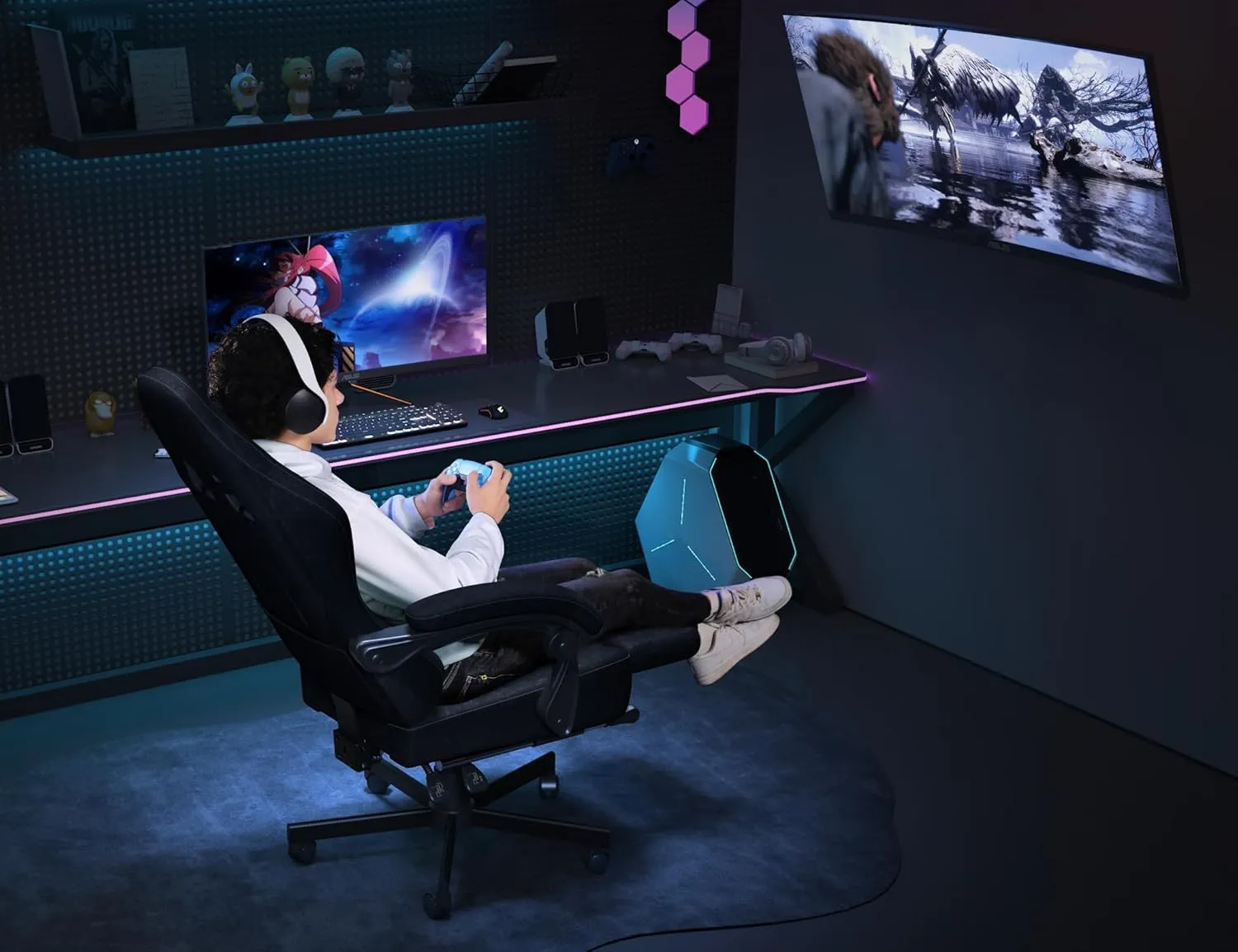 Gaming Chair Breathable Leather with Pocket Spring Cushion,Wide and High Ergonomic Office Chair with Headrest,Computer Gaming Chair with Footrest for Adult and Teen,Black