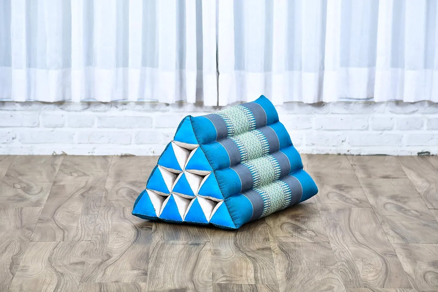 Leewadee Thai Triangle Cushion – Comfortable Backrest for TV or Reading, Wedge Pillow - Eco-Friendly Natural Kapok Filling, 20 x 13 x 13 inches, Light Blue