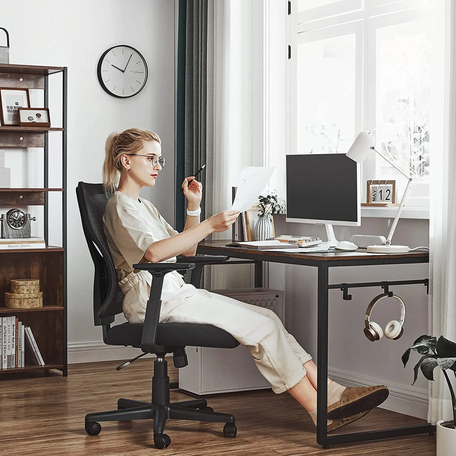 Rootz Ergonomic Office Chair - Desk Chair - Adjustable Lumbar Support - Prevents Muscle Fatigue - Adjustable Seat Height - 110.5-112.5cm x 53cm x 52cm