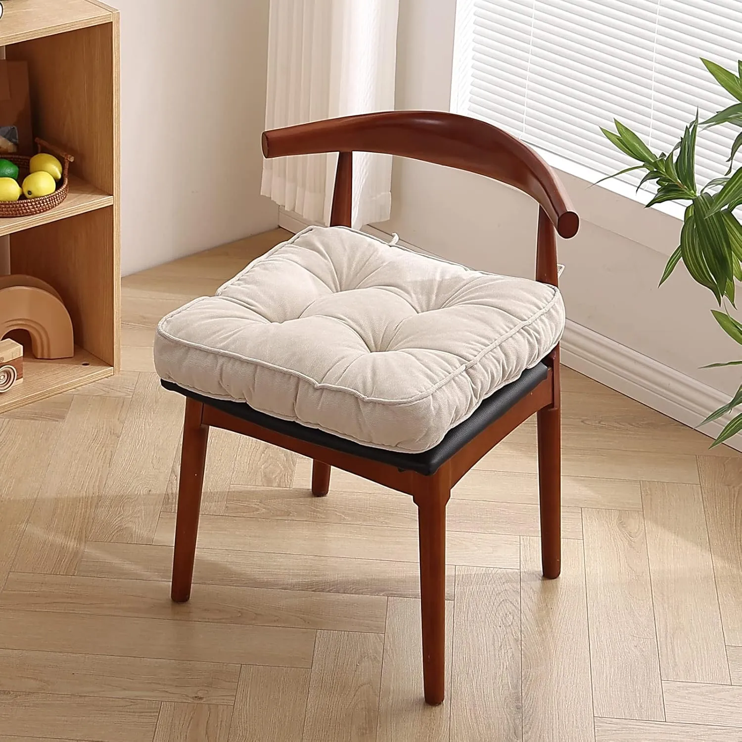 Tiita Patio Chair Pads Cushions 18x18 Inch Square Floor Pillows Pad for Outdoor Kitchen Dining Chairs with Ties Set of 4 (Beige)