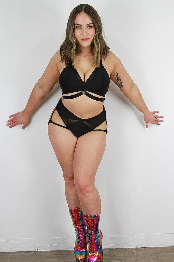 Yasmin Plunge Bralette – BLACK